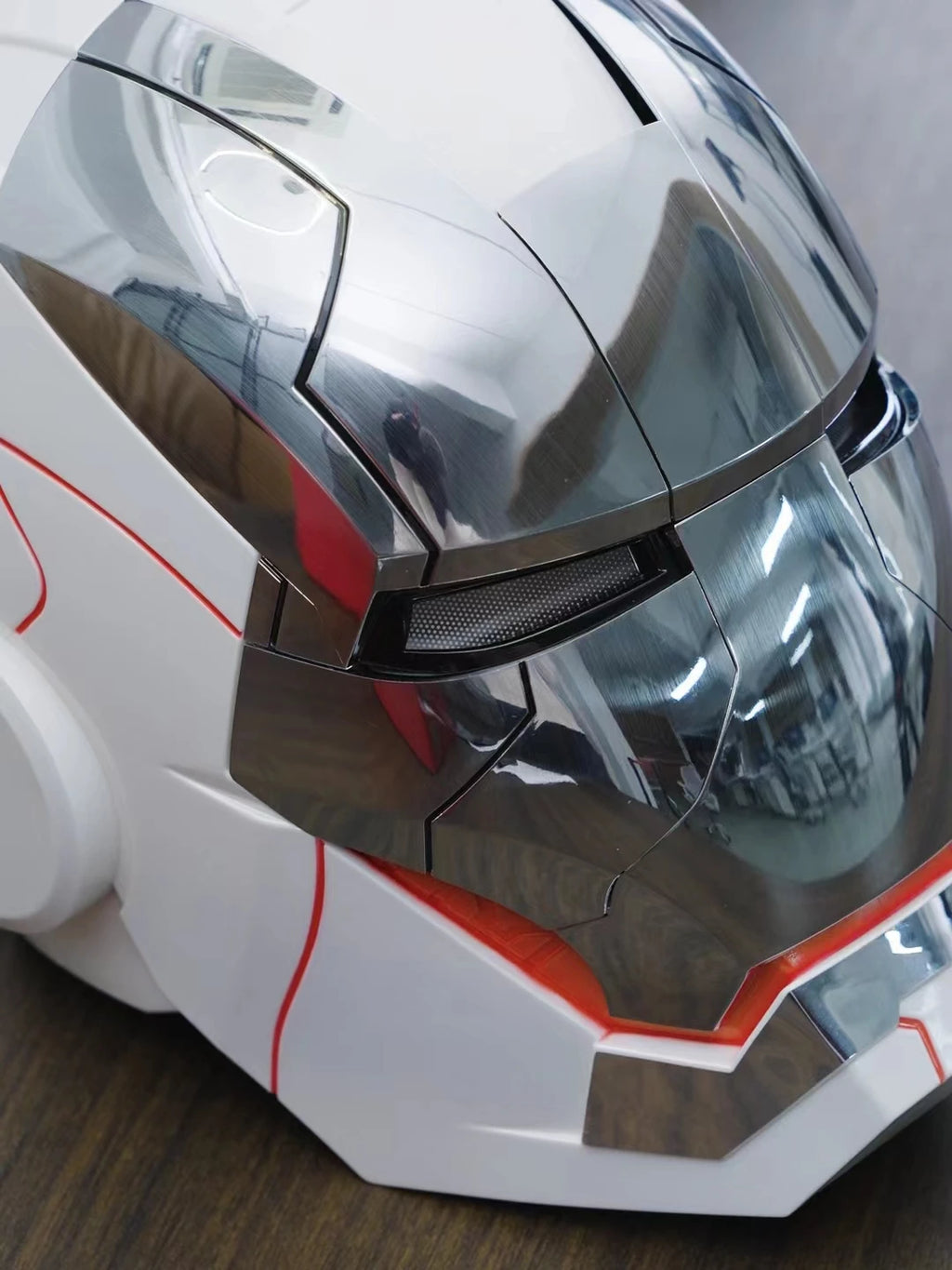 New AutoKing 1:1 Mk5 Iron Man Helmet Cosplay Voice Control Eyes with Light